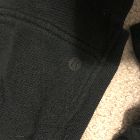 Lulu lemon sweater - Picture 3 of 3